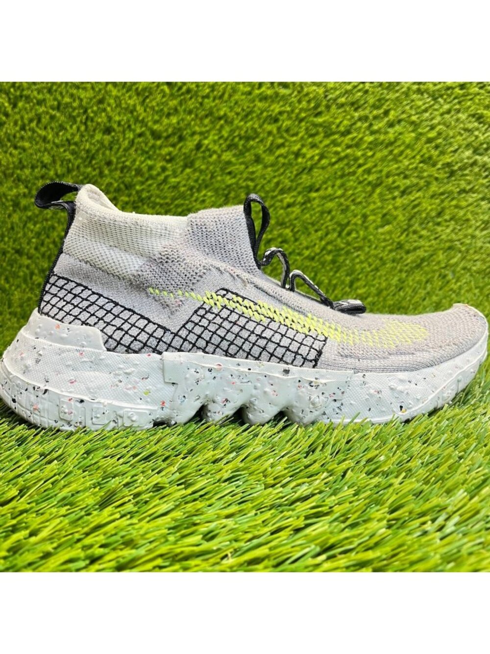 Nike Space Hippie 02 Mens Size 7 Gray White Volt Athletic Slip-On Shoes Sneakers